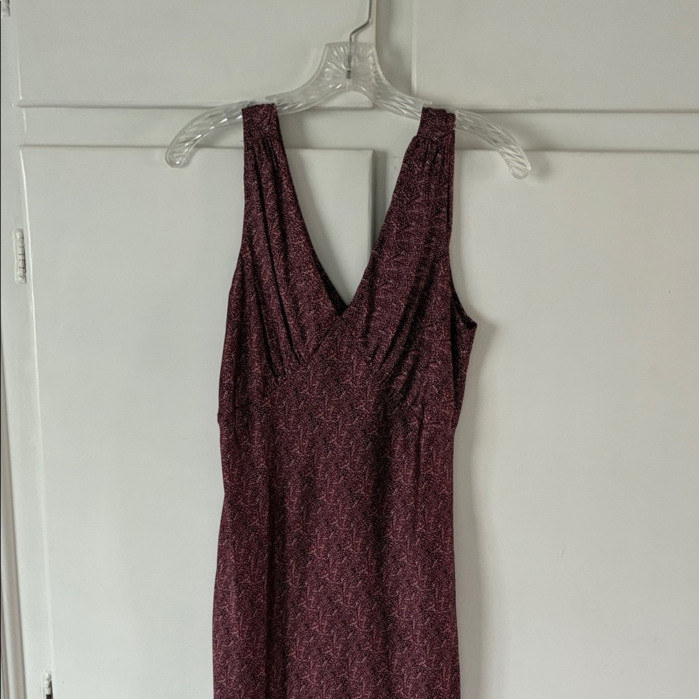 Chic Sleeveless Maroon Midi Dress